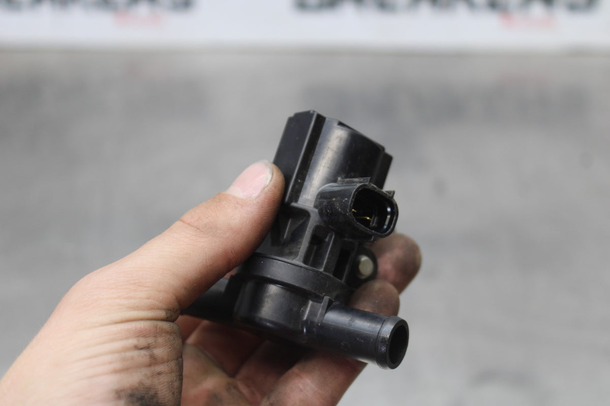 17 YAMAHA YZF R6 AIR VALVE SOLENOID TOP ENGINE SWITCH SENSOR BB922