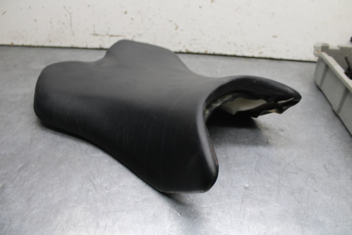 07-08 YAMAHA YZF R1 FRONT DRIVERS SEAT PAD SADDLE PILLION BB724