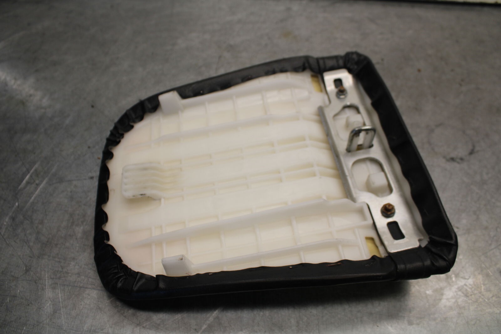 07-12 HONDA CBR600RR REAR BACK PASSENGER TANDEM SEAT PAD SADDLE PILLION BB672