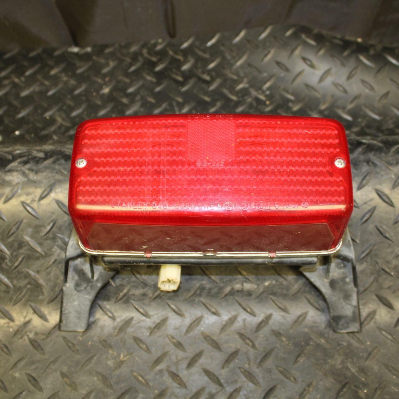 80-81 YAMAHA XS1100 SPECIAL TAILLIGHT REAR TAIL BRAKE LIGHT bb174