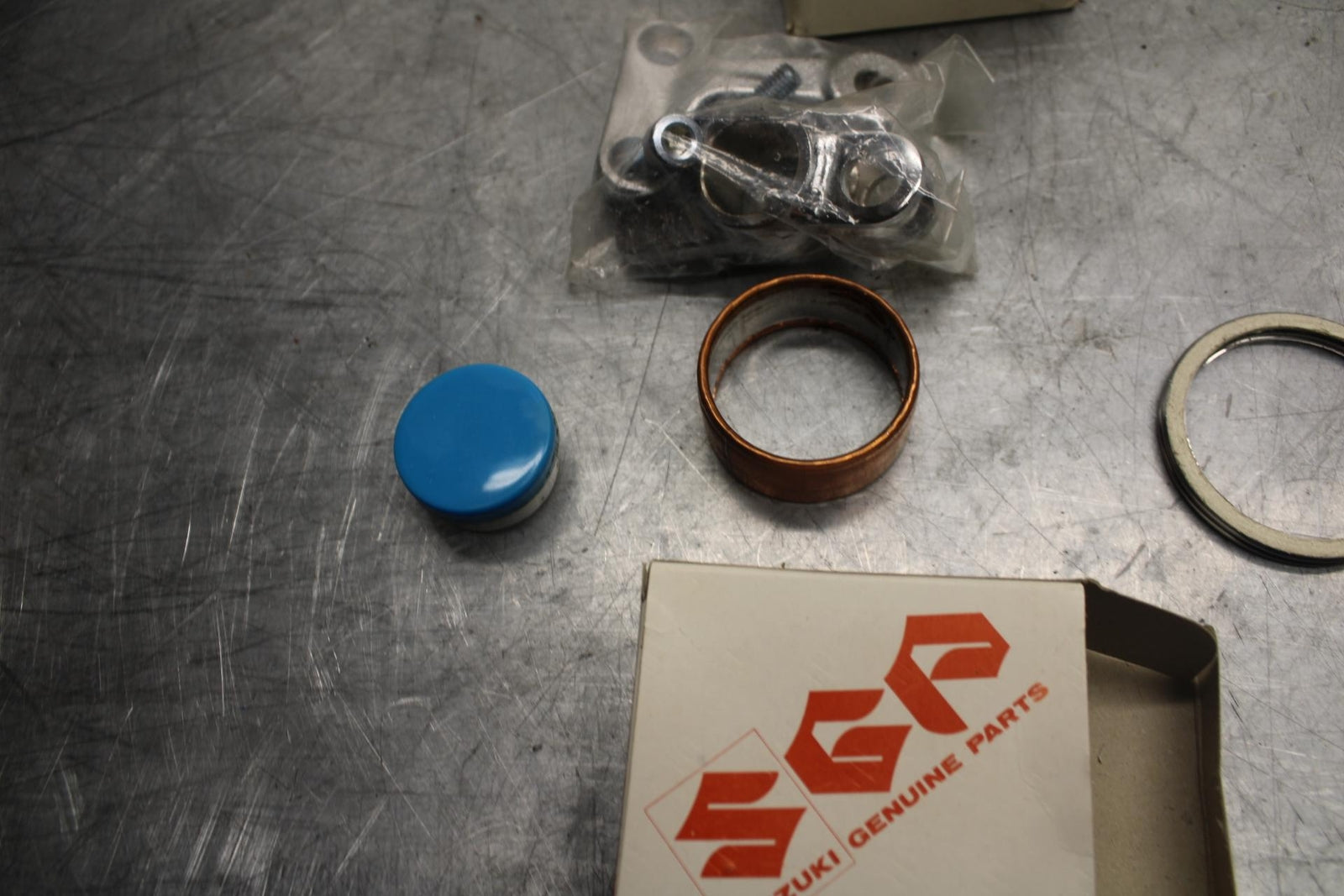 SUZUKI VS1400 INTRUDER EXHAUST MUFFLER REPAIR KIT 99990-00200 NOS! BB36