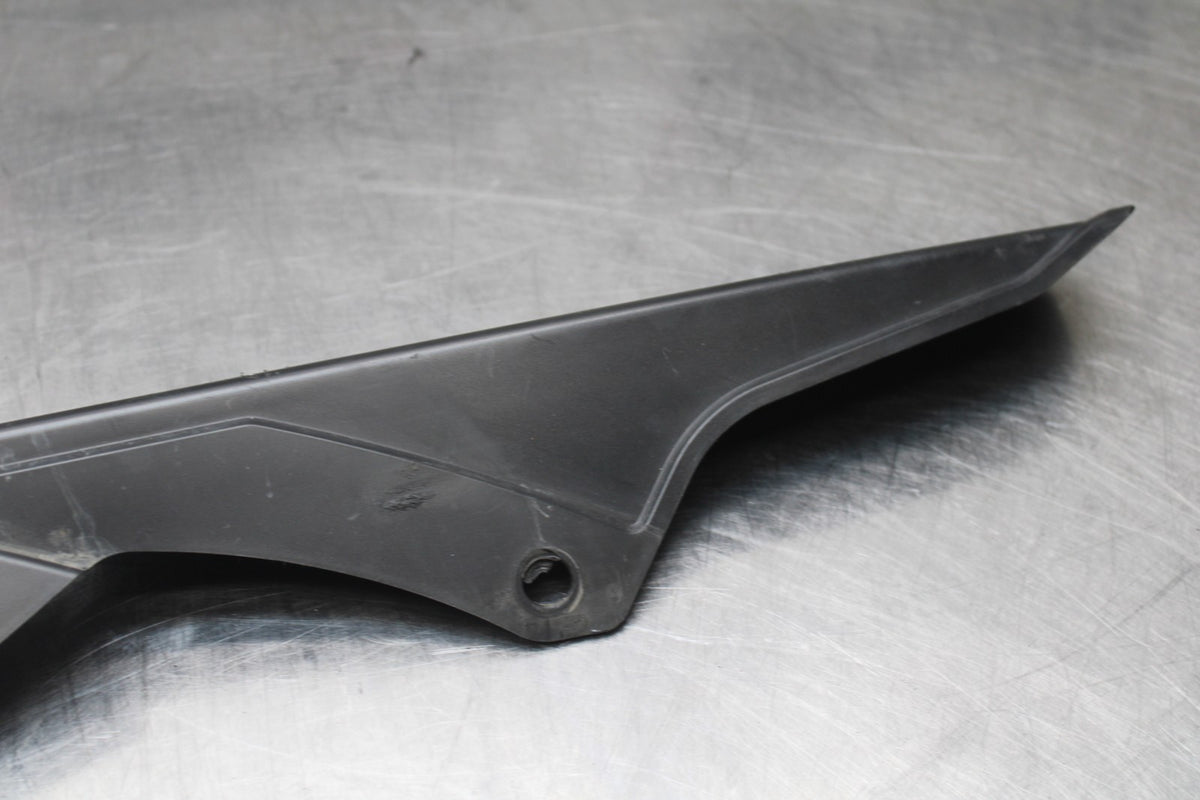 06-07 SUZUKI GSXR 600 REAR BACK DRIVE CHAIN GUARD COVER SHIELD BB822
