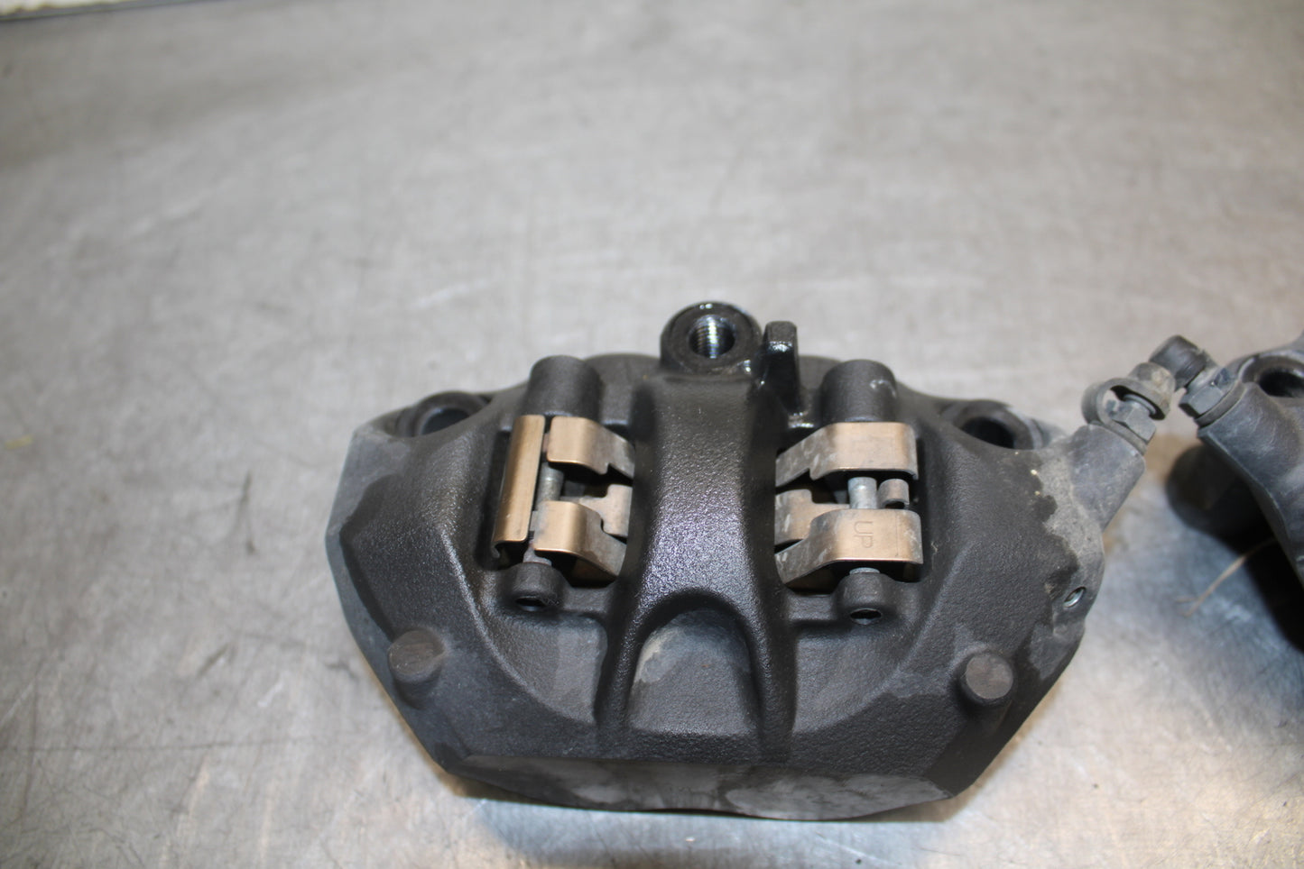 19-23 KAWASAKI NINJA ZX6R RIGHT LEFT FRONT BRAKE CALIPER SET PAIR CALIPERS BB701