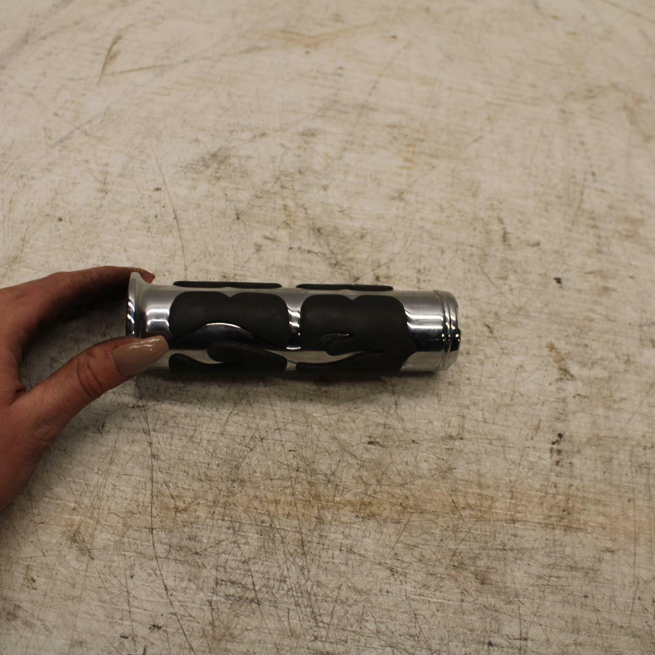 06-21 KAWASAKI VULCAN 900  LEFT CLIPON HANDLEBAR GRIP BB363