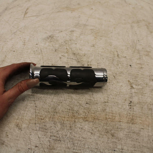 06-21 KAWASAKI VULCAN 900  LEFT CLIPON HANDLEBAR GRIP BB363