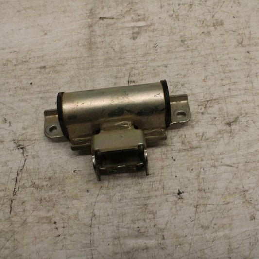 09 YAMAHA FZ6 GAS TANK FUEL CELL PETROL RESERVOIR BRACKET MOUNT BB295