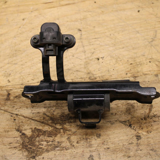 04-05 KAWASAKI NINJA ZX10R GAS TANK FUEL PETROL RESERVOIR BRACKET MOUNT BB322