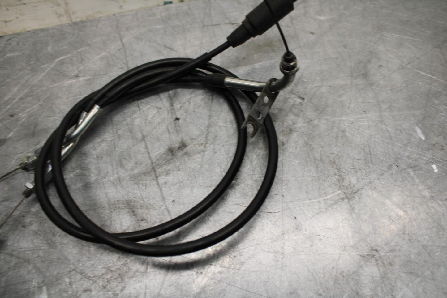 13 SUZUKI GSXR750 THROTTLE CABLES LINES BB474