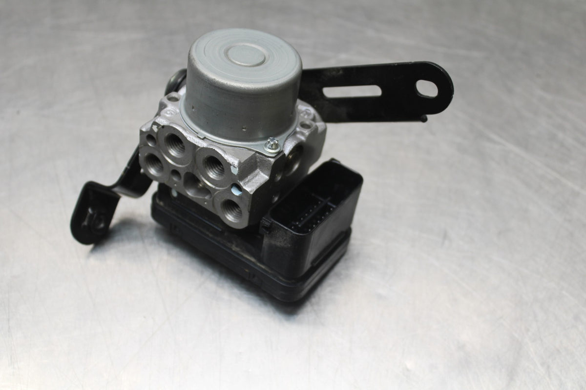 23-24 KAWASAKI ZX4R ZX 4RR ZX4 RR ABS PUMP UNIT MODULE BB827