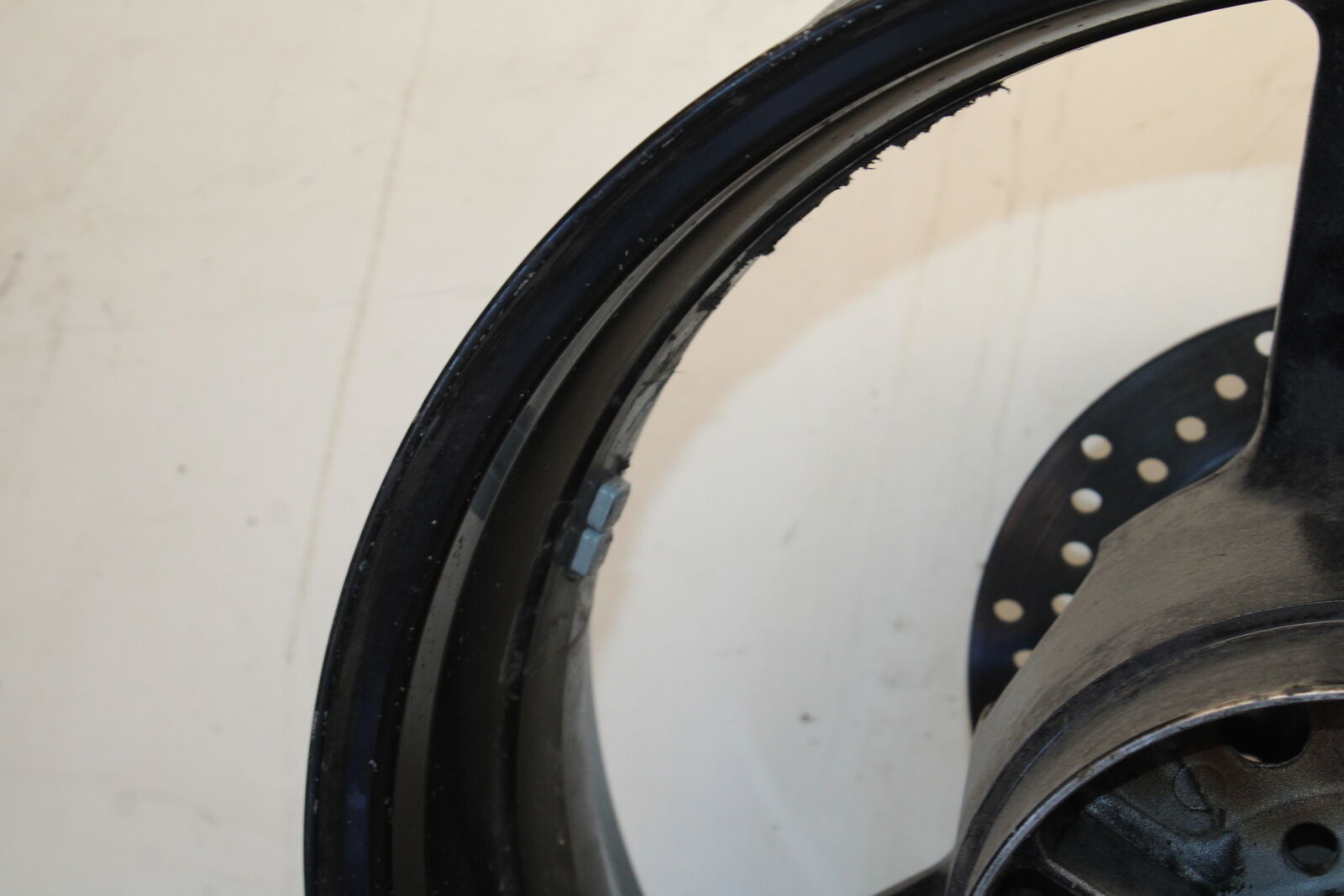 05-06 SUZUKI GSXR1000 REAR WHEEL BACK RIM BB677