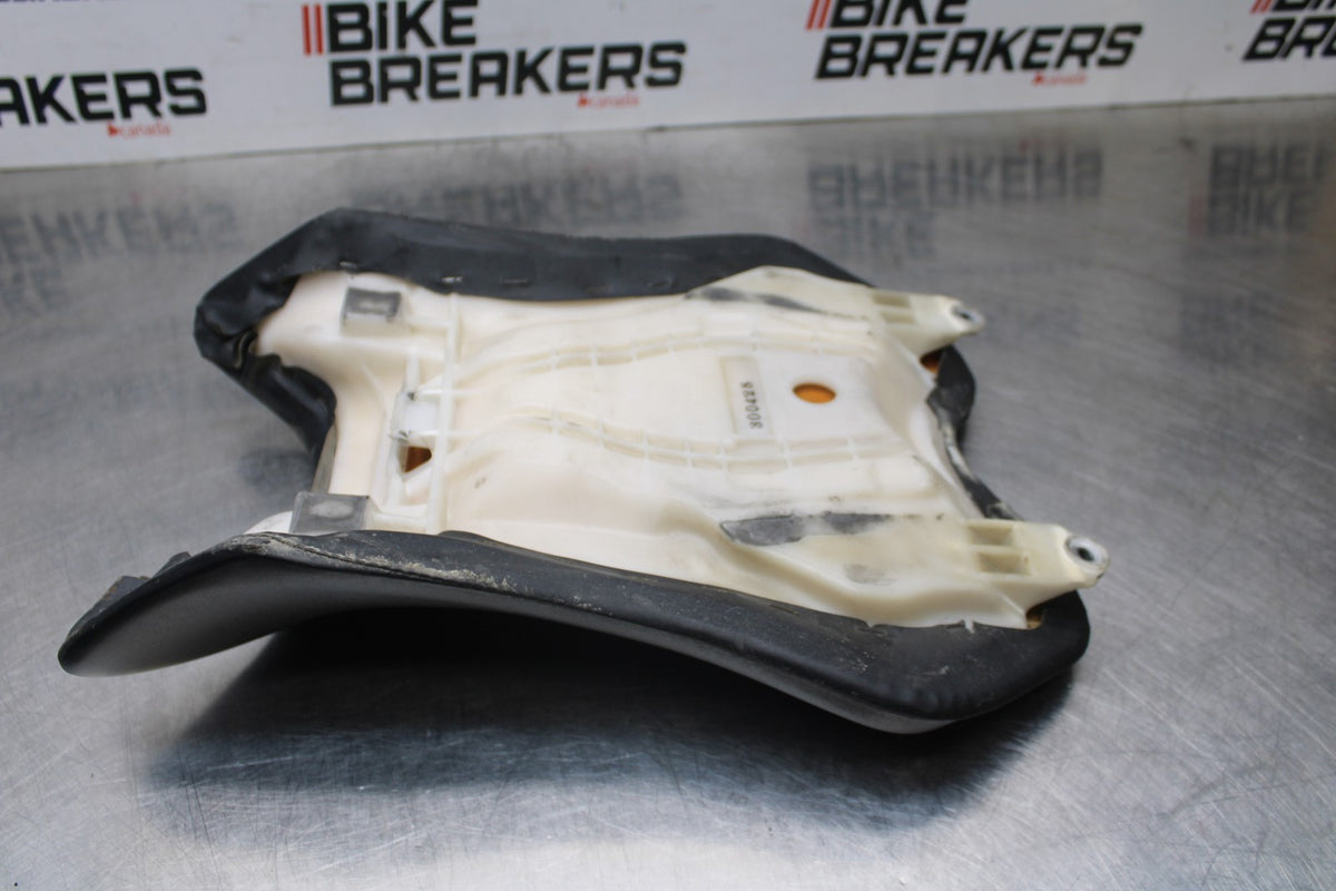 07 YAMAHA YZF R1 FRONT DRIVERS SEAT PAD SADDLE PILLION BB826