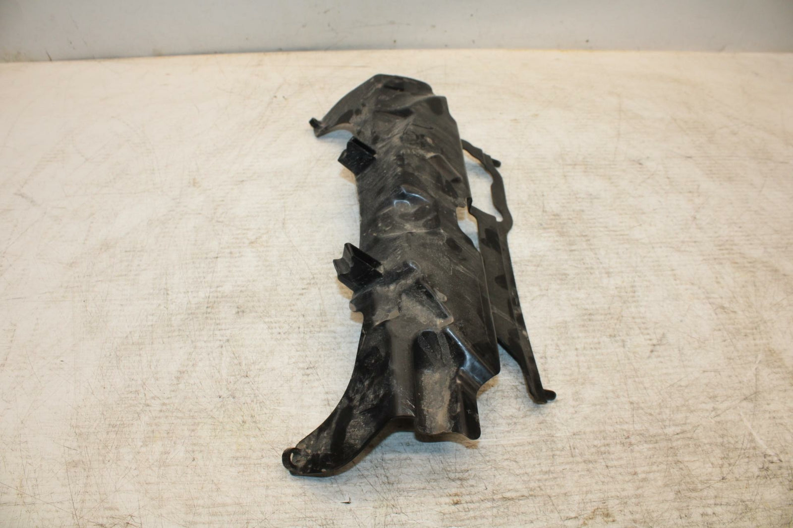 11-19 SUZUKI GSXR600 FRONT UPPER INNER FAIRING RADIATOR HEAT GAURD BB371
