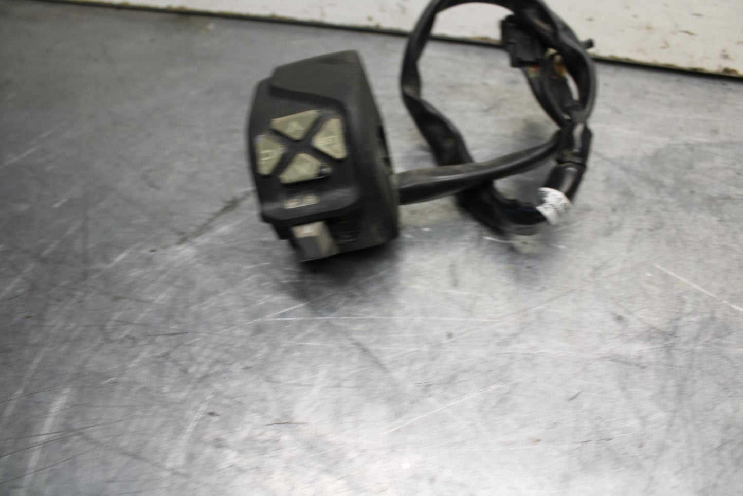 16-18 KTM 690 DUKE LEFT CLIP ON HANDLE HORN SIGNALS SWITCH SWITCHES BB631