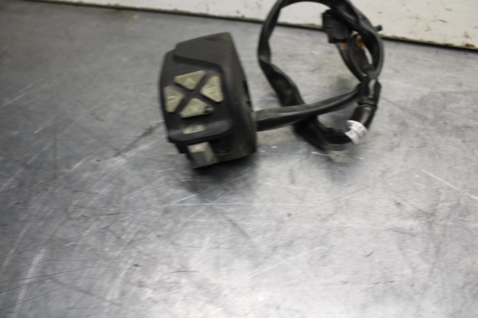 16-18 KTM 690 DUKE LEFT CLIP ON HANDLE HORN SIGNALS SWITCH SWITCHES BB631