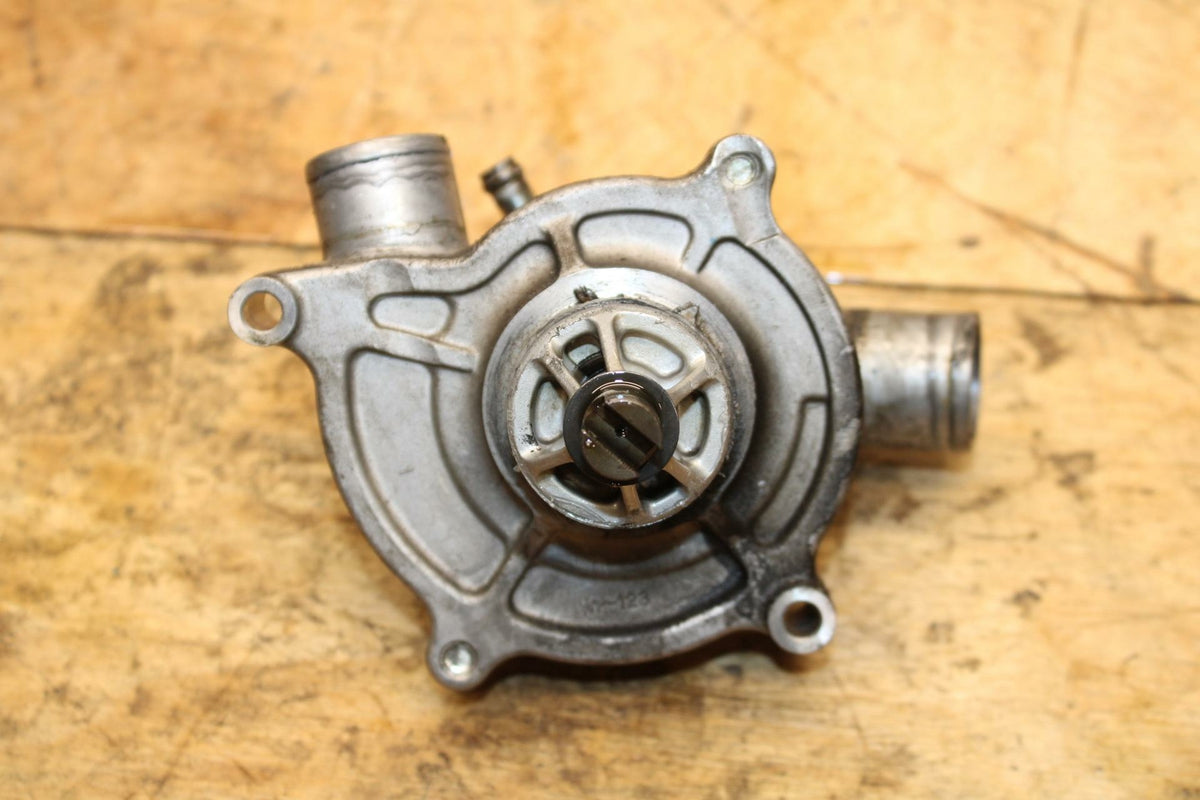 09-10 SUZUKI BOULEVARD M109R ENGINE WATER COOLANT PUMP  BB318