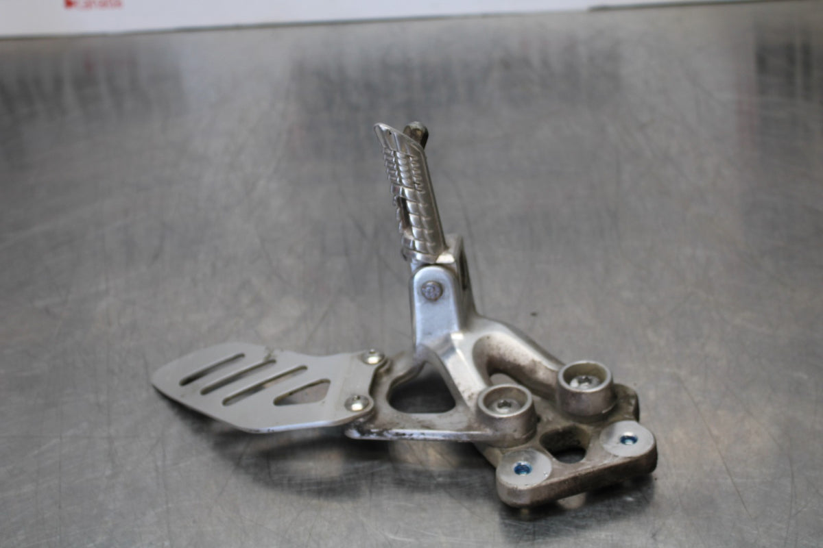 06-07 SUZUKI GSXR 600 LEFT REARSET REAR SET DRIVER FOOT PEG REST STOP BB170