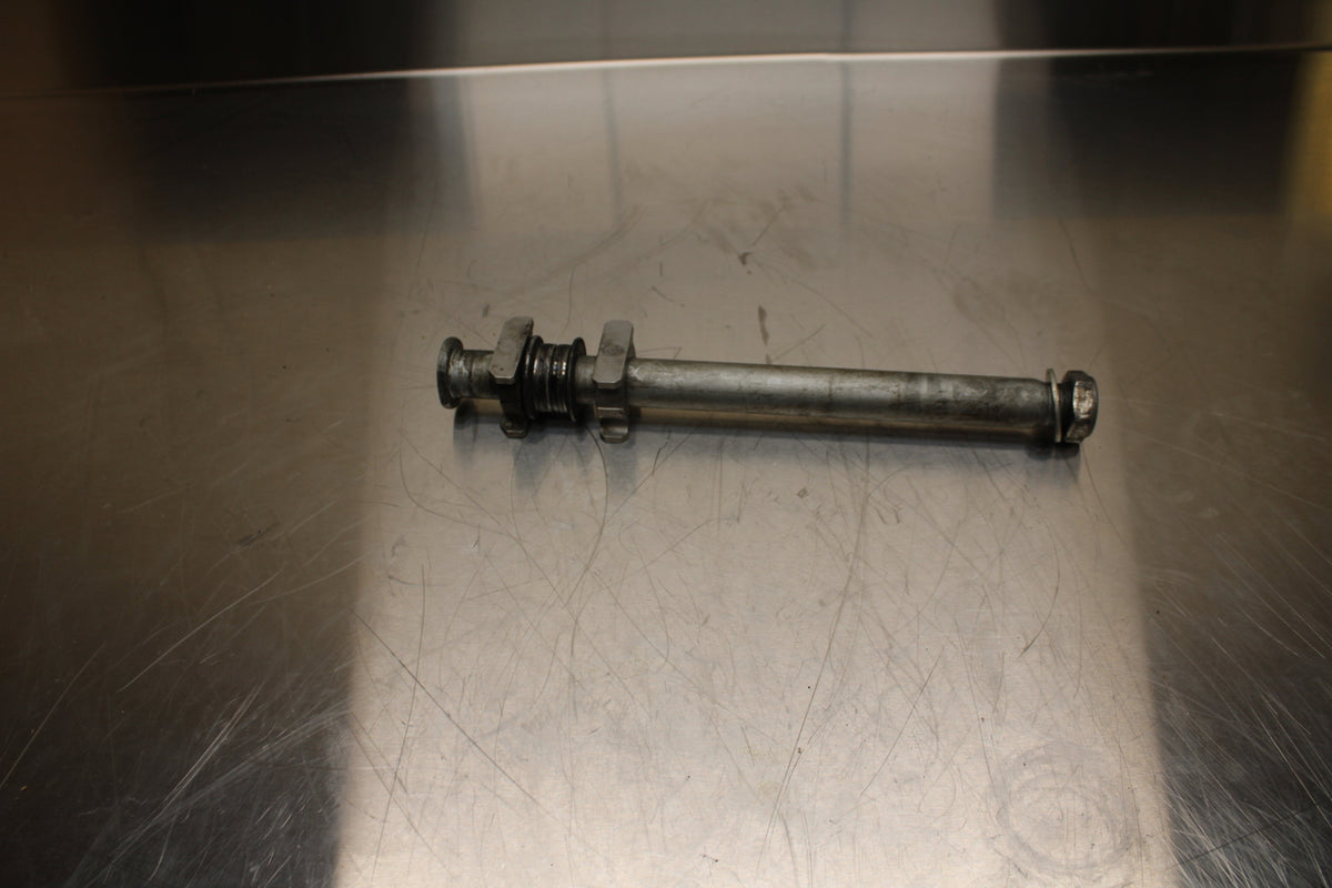 07-12 HONDA CBR600RR REAR AXLE BACK WHEEL  PIVOT BOLT AXEL 42301-MEE-D00  BB135