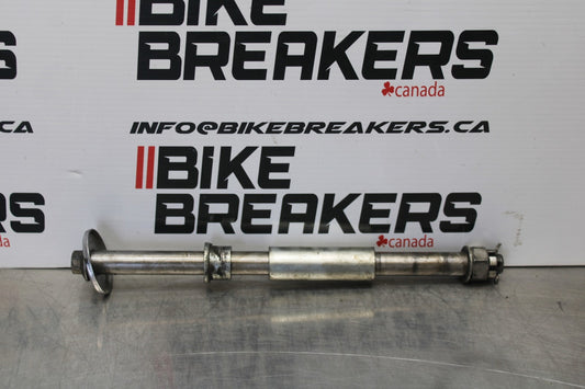 03-08 KAWASAKI VULCAN 1600 REAR AXLE BACK WHEEL RIM PIVOT BOLT AXEL BB196