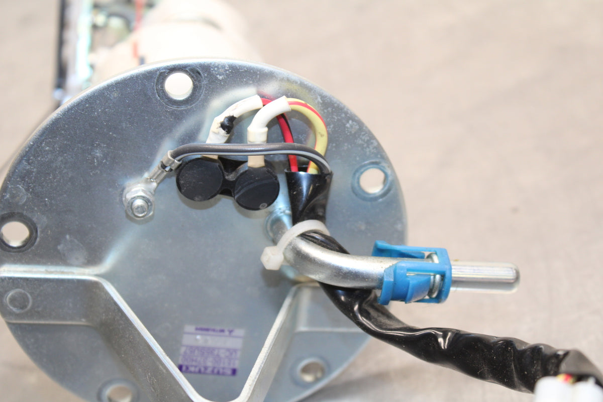 09 SUZUKI GSXR600 FUEL PUMP GAS PETROL SENDER UNIT BB759