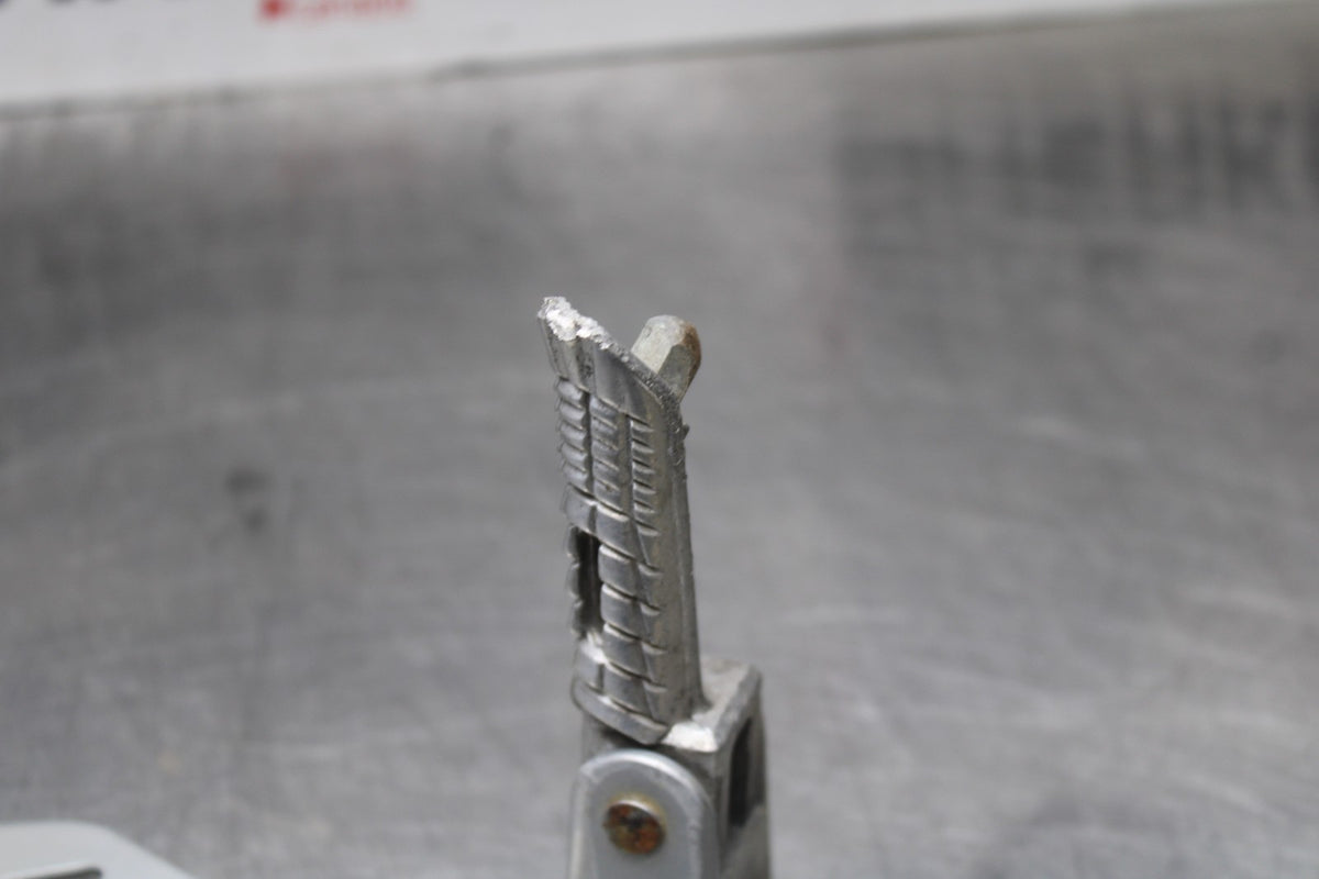06-07 SUZUKI GSXR750 LEFT REARSET REAR SET DRIVER FOOT PEG REST STOP BB811