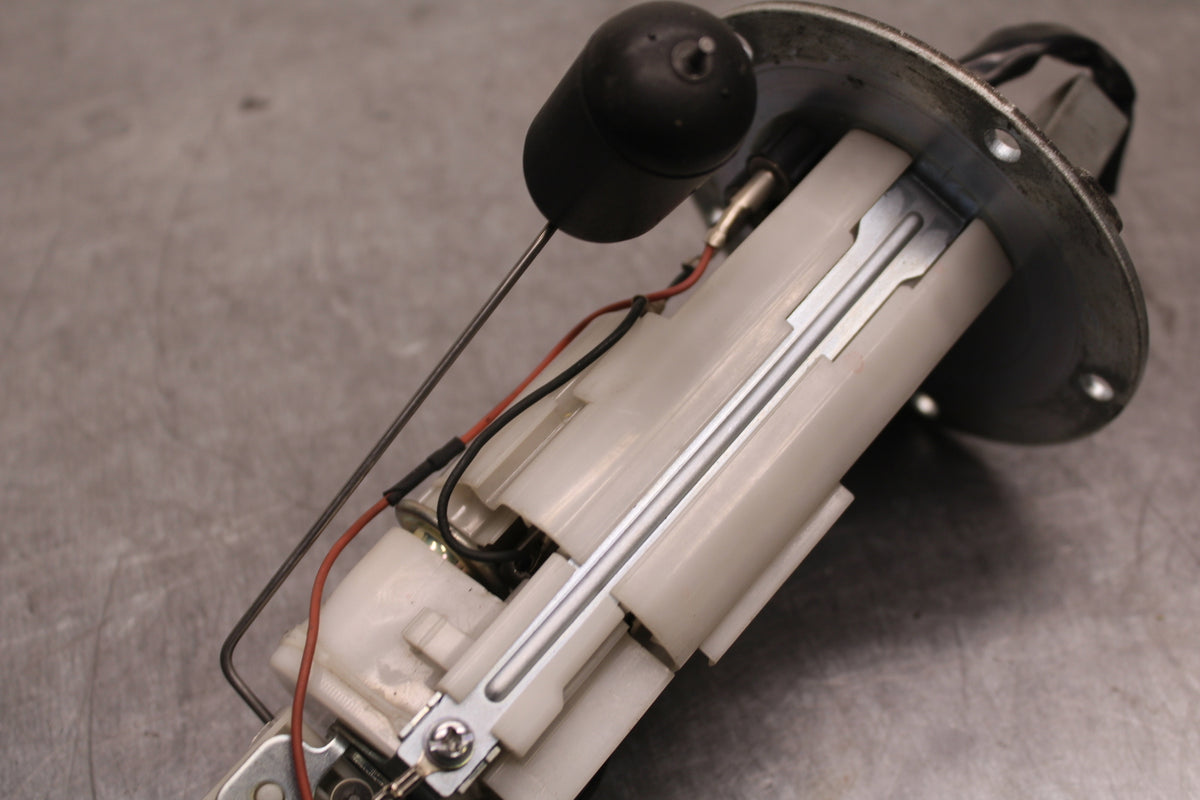 09-11 SUZUKI GSXR1000 FUEL PUMP GAS PETROL SENDER UNIT BB125