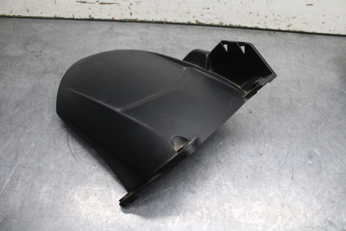 07-08 YAMAHA YZF R1 REAR BACK WHEEL TIRE HUGGER FENDER BB724