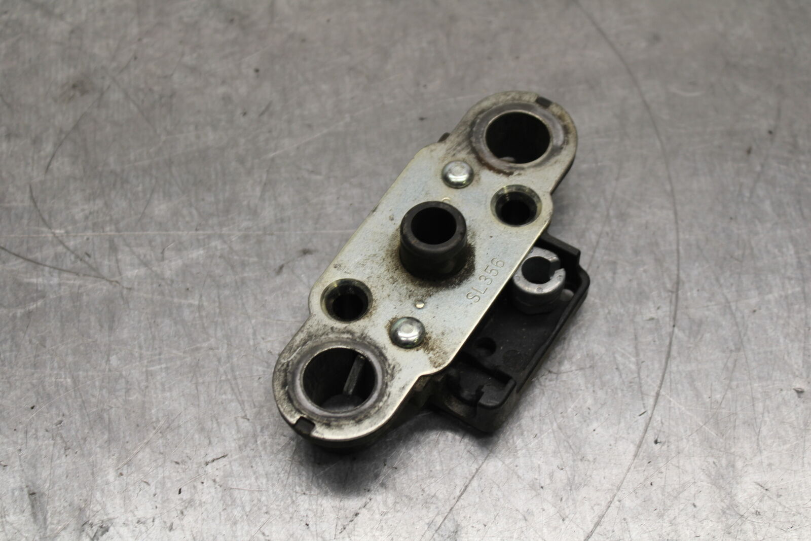 12-13 KAWASAKI Z1000 REAR PASSENGER SEAT LATCH LOCK ASSEMBLY BB743