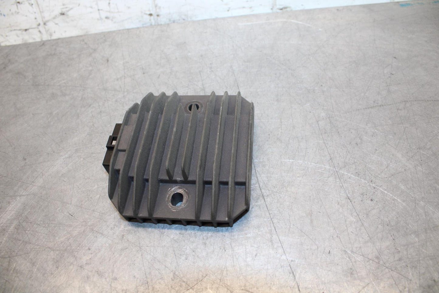 2001 Kawasaki Ninja ZX6 ZX600E RECTIFIER VOLTAGE REGULATOR BB547