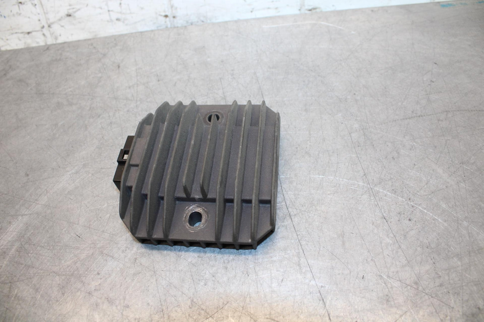 2001 Kawasaki Ninja ZX6 ZX600E RECTIFIER VOLTAGE REGULATOR BB547