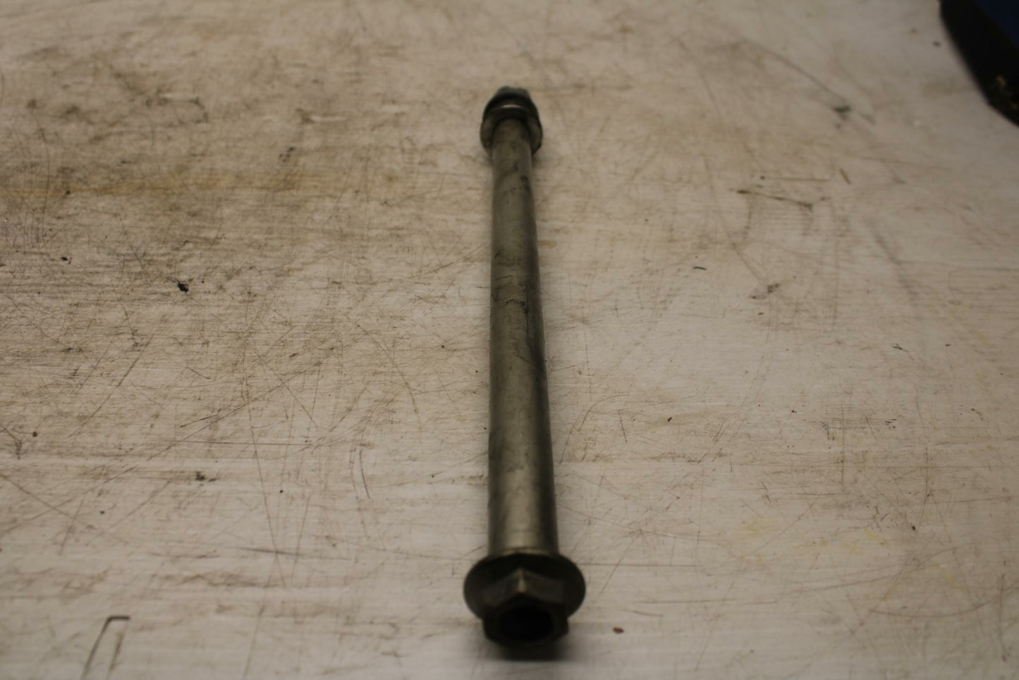 17-20 KAWASAKI NINJA 650 REAR AXLE BACK WHEEL RIM PIVOT BOLT AXEL BB364