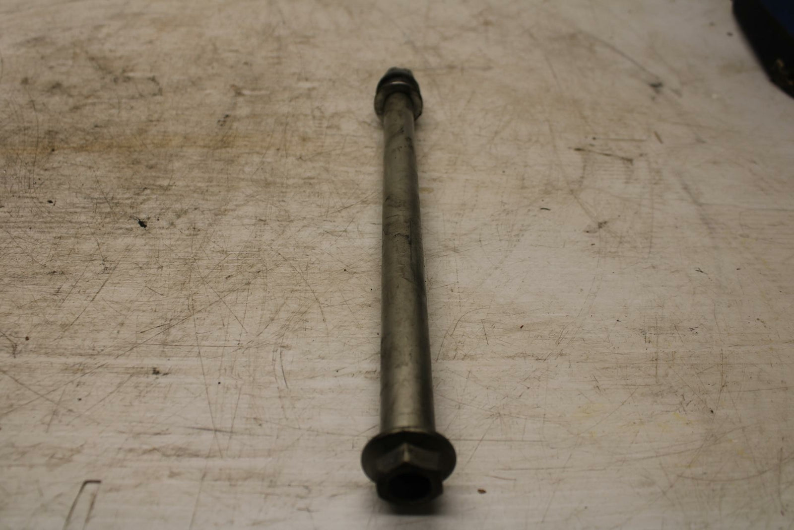 17-20 KAWASAKI NINJA 650 REAR AXLE BACK WHEEL RIM PIVOT BOLT AXEL BB364