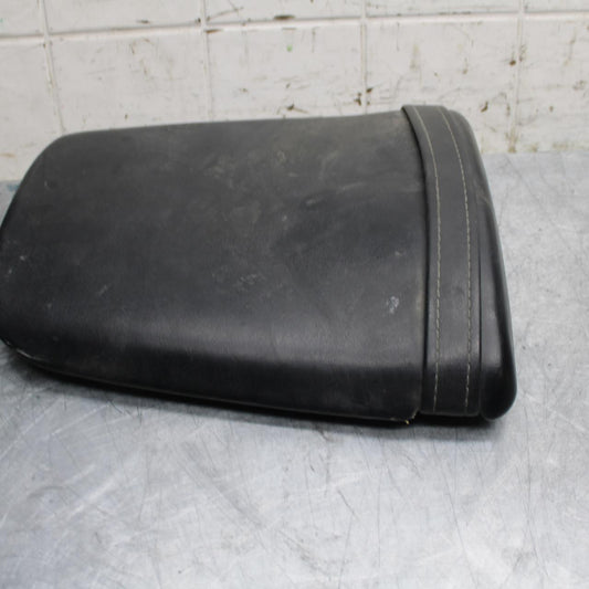 05-06 HONDA CBR600RR REAR BACK PASSENGER TANDEM SEAT PAD SADDLE PILLION BB484