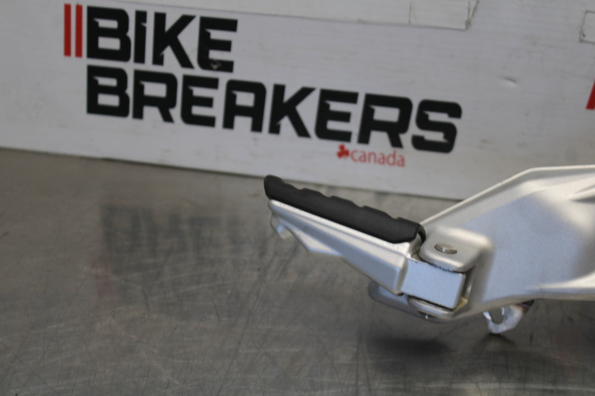 20-23 BMW F900R RIGHT REARSET REAR SET DRIVER FOOT PEG REST STOP BB923