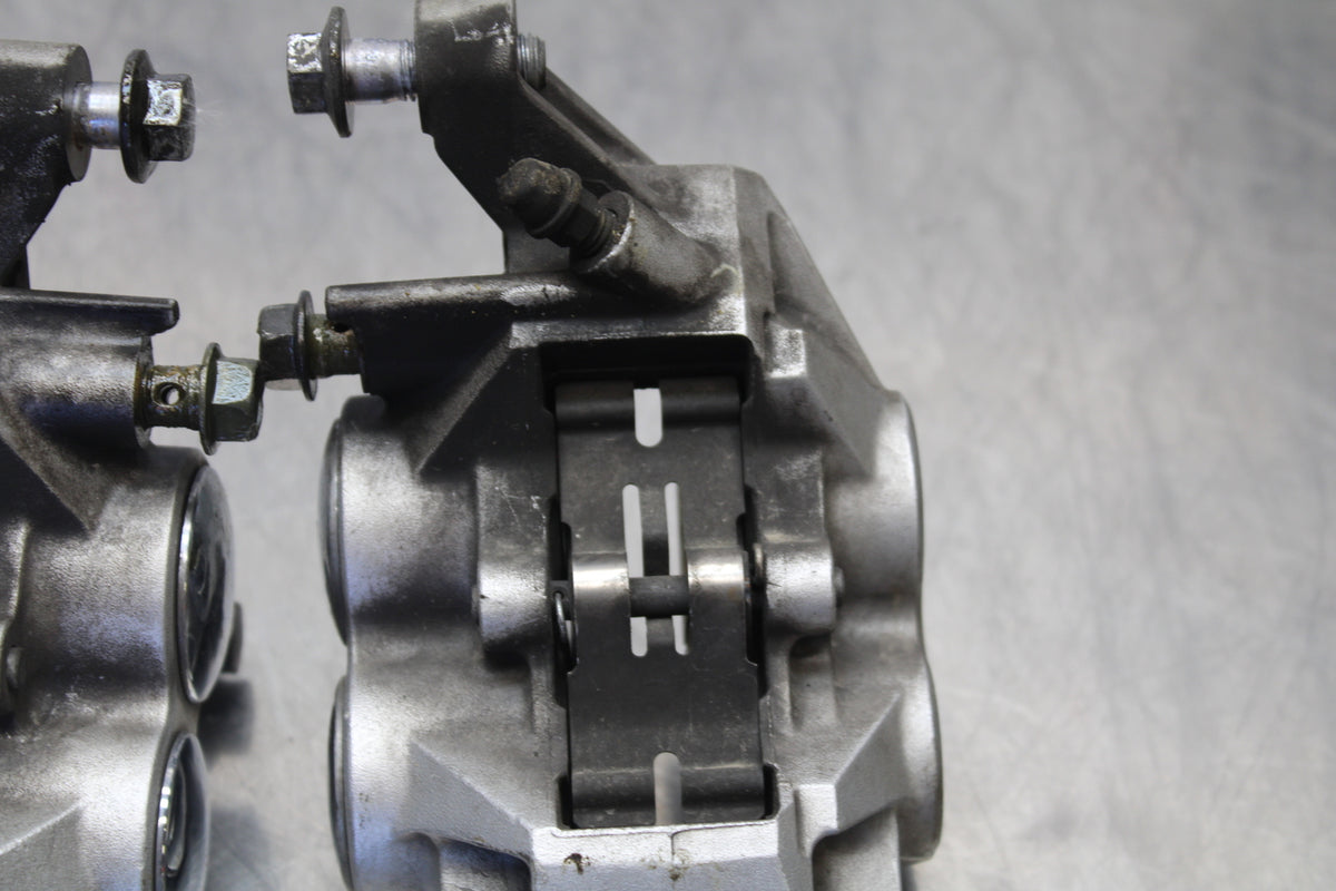04 YAMAHA ROAD STAR XV1700A RIGHT LEFT FRONT BRAKE CALIPER SET BB155