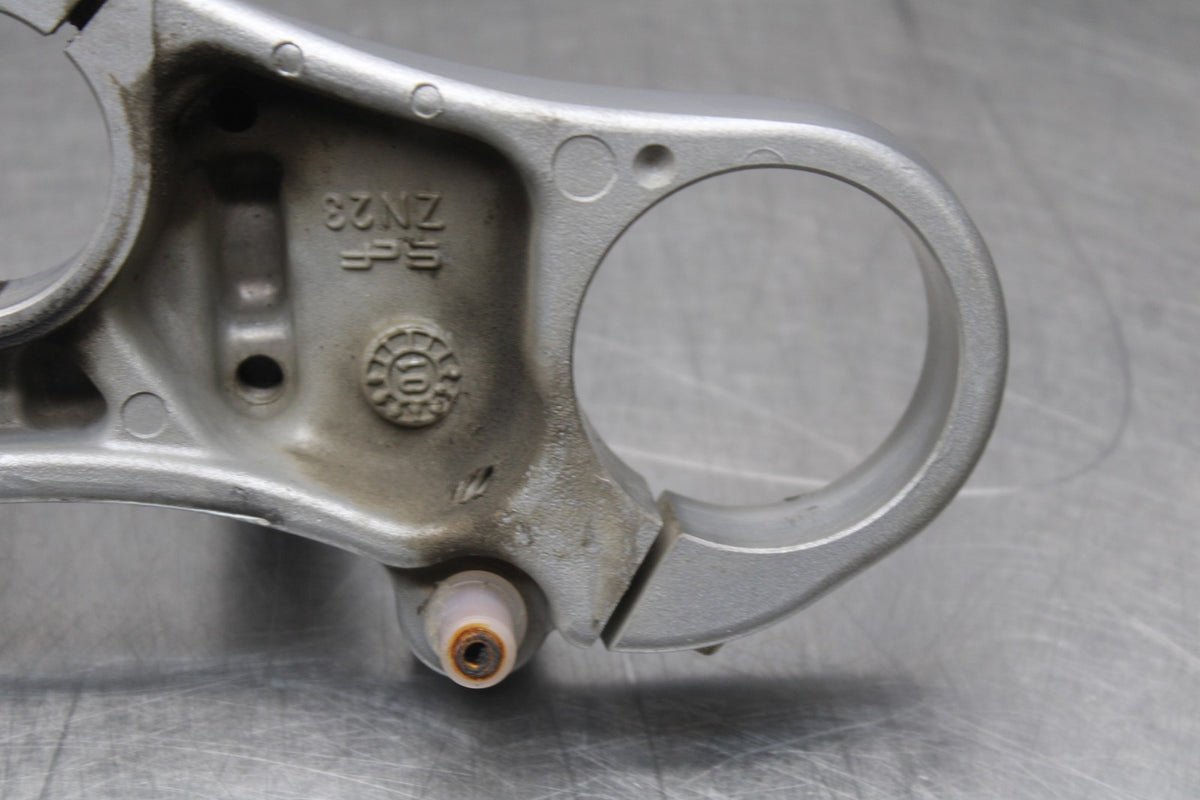 02 DUCATI MONSTER 620 FORKS UPPER TRIPLE TREE CLAMP BB851