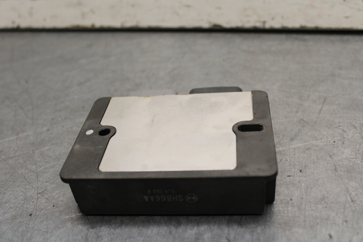 16 KAWASAKI NINJA ZX10R RECTIFIER VOLTAGE REGULATOR 21066-0748  BB650