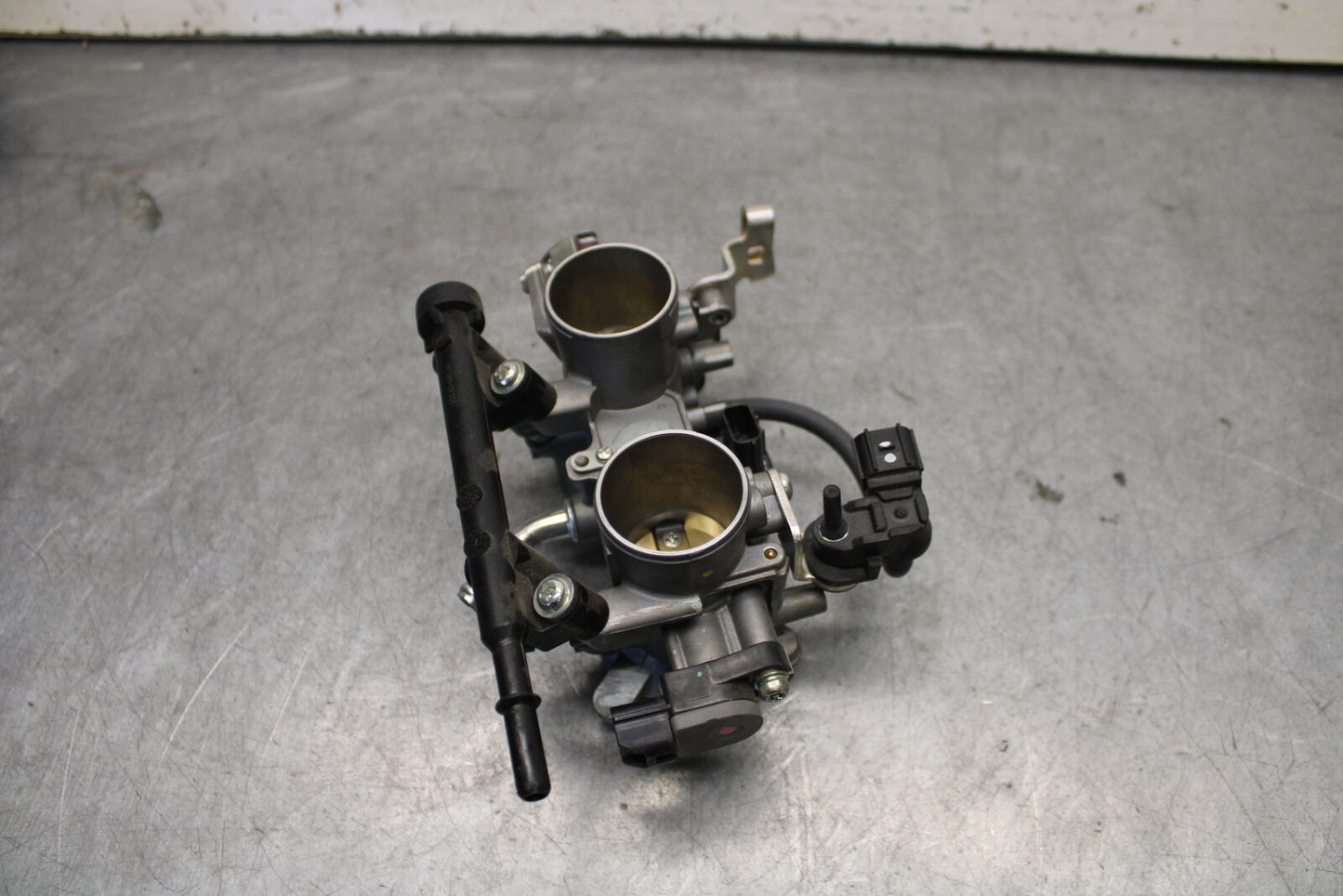 18-23 KAWASAKI NINJA 400 MAIN FUEL INJECTORS / THROTTLE BODIES BB660