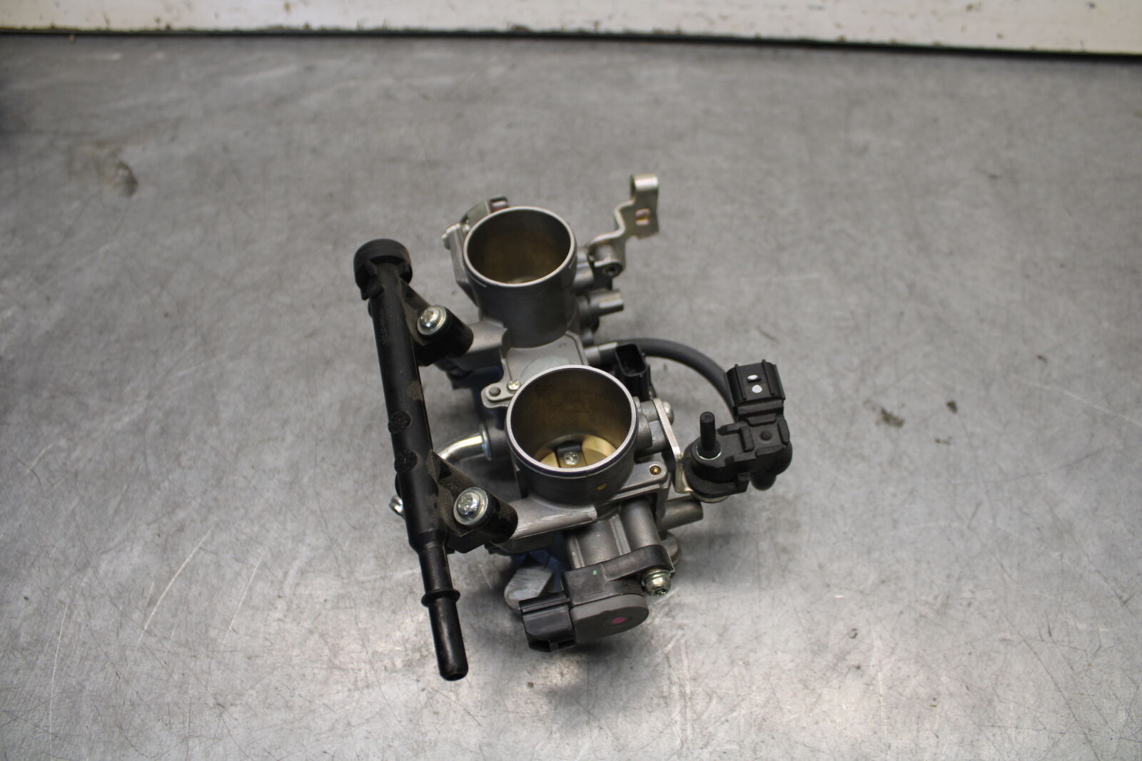 18-23 KAWASAKI NINJA 400 MAIN FUEL INJECTORS / THROTTLE BODIES BB660