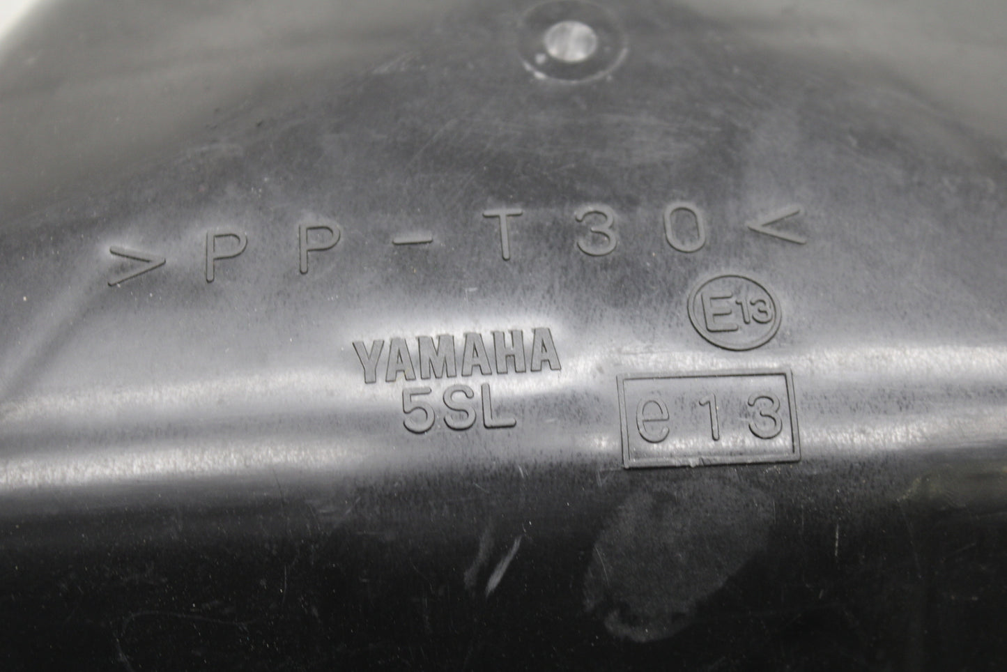 03-05 YAMAHA YZF R6  AIRBOX AIR INTAKE FILTER BOX BB751