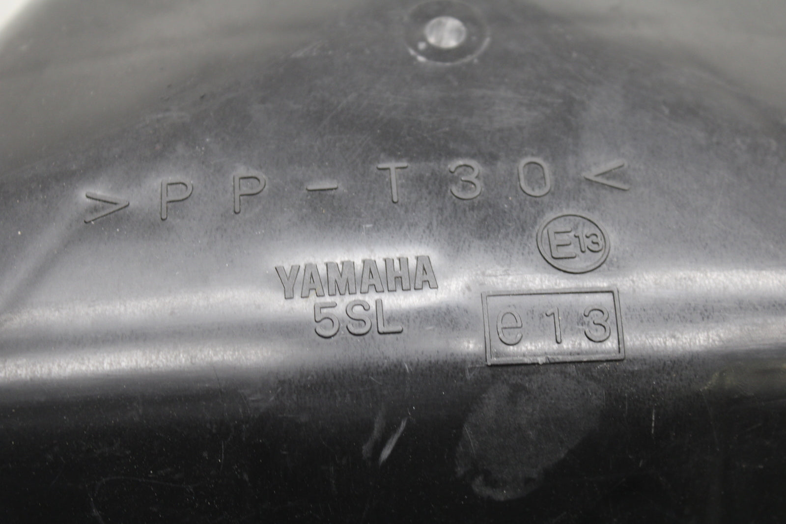 03-05 YAMAHA YZF R6  AIRBOX AIR INTAKE FILTER BOX BB751