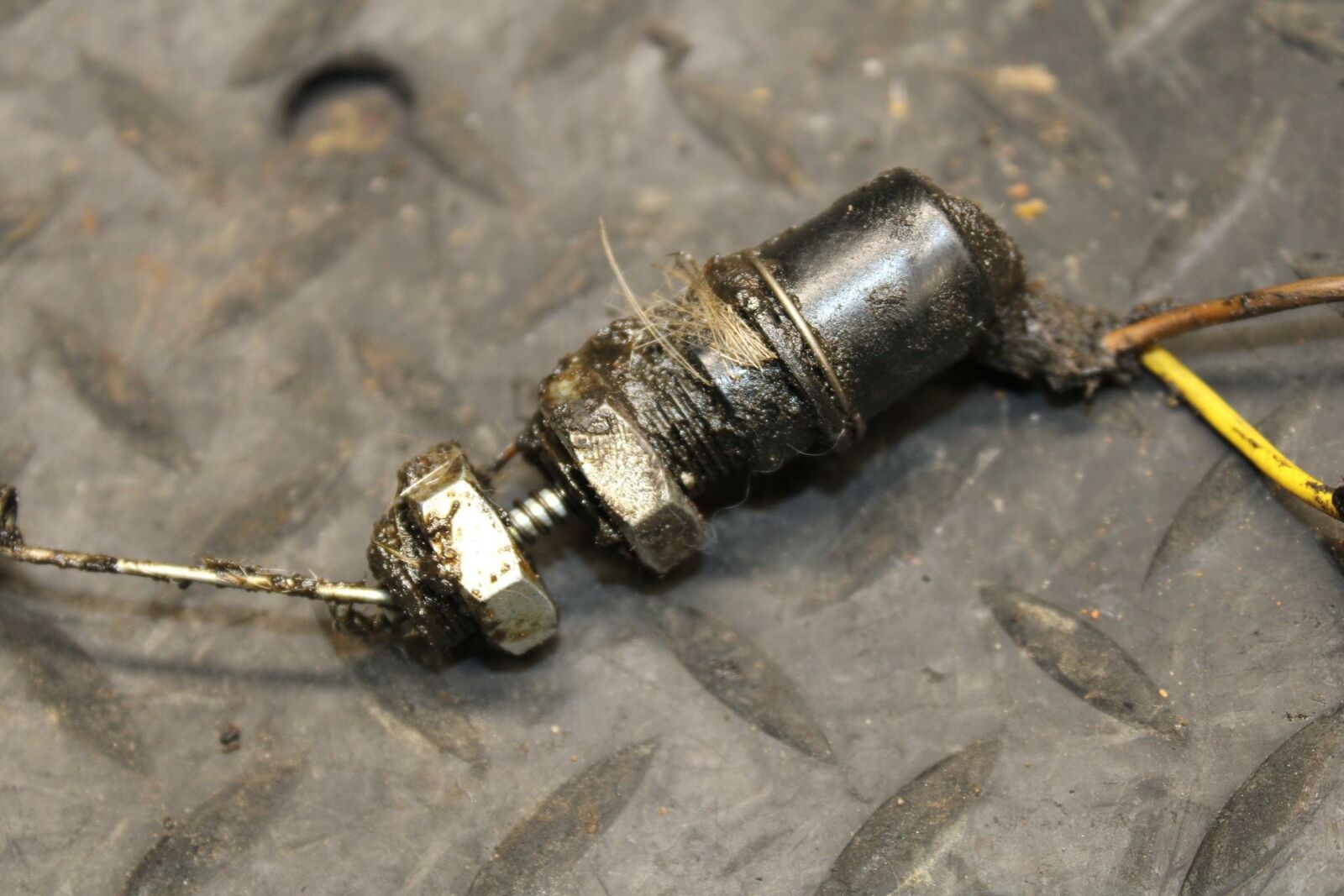 71 YAMAHA L5 REAR BACK BRAKE SENSOR BB230