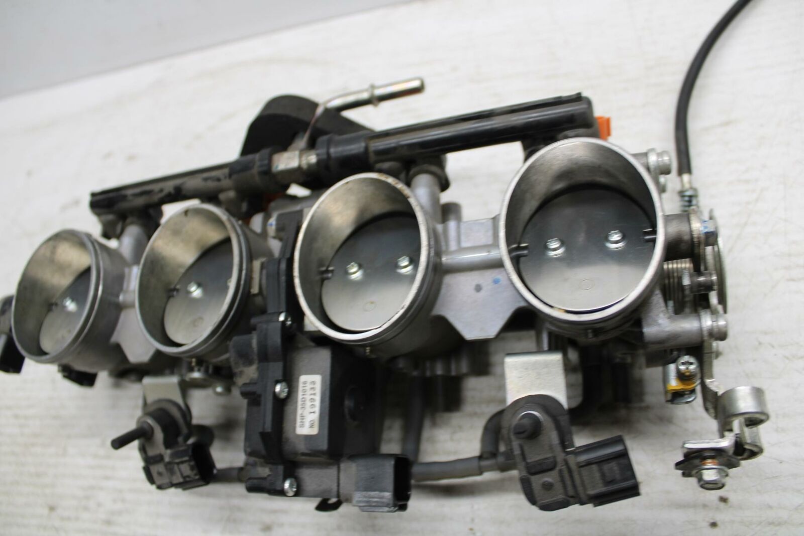 13-18 KAWASAKI NINJA ZX6R MAIN FUEL INJECTORS / THROTTLE BODIES BB304