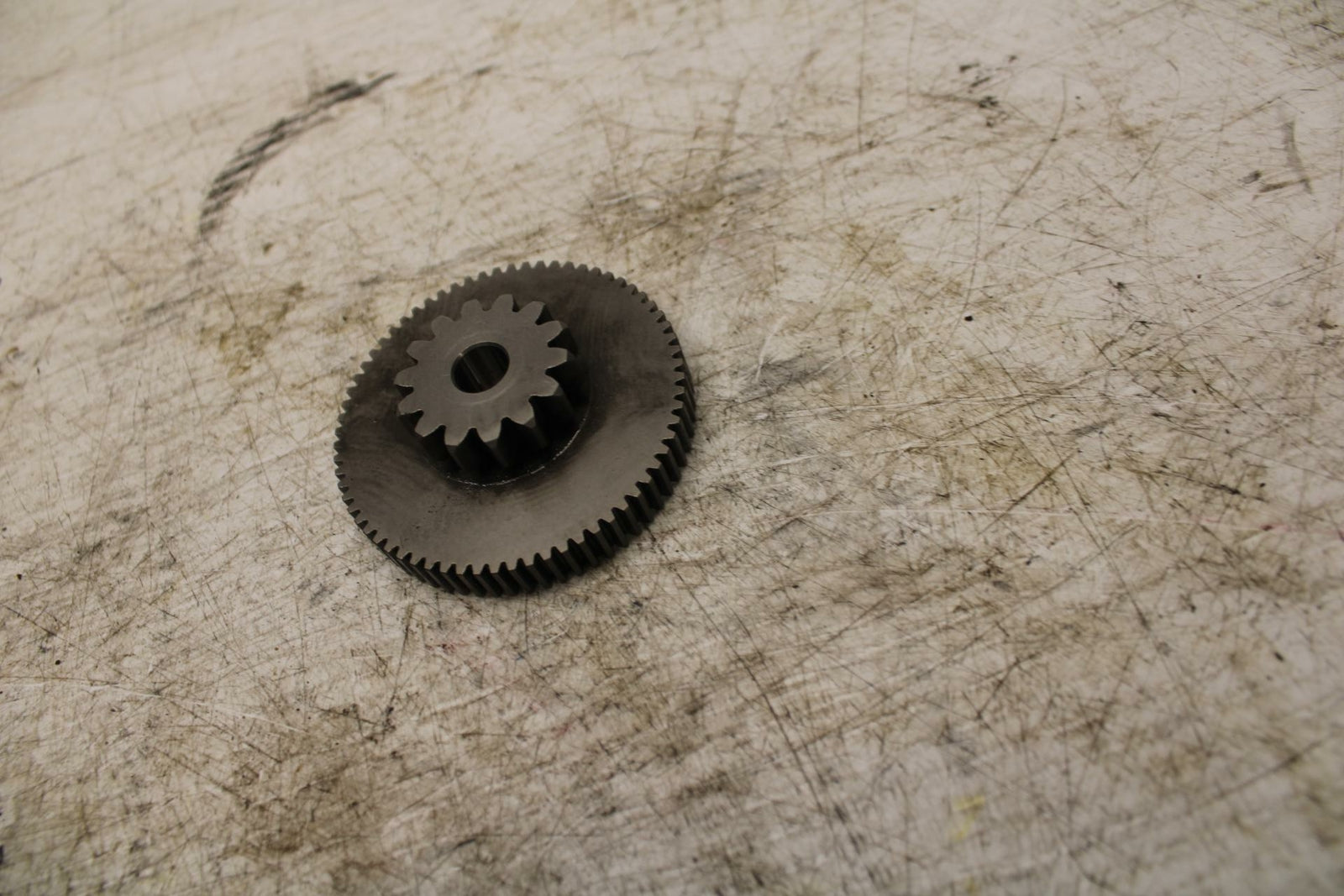 16-21 YAMAHA XSR900 ENGINE MOTOR IDLER IDLING GEAR BB370
