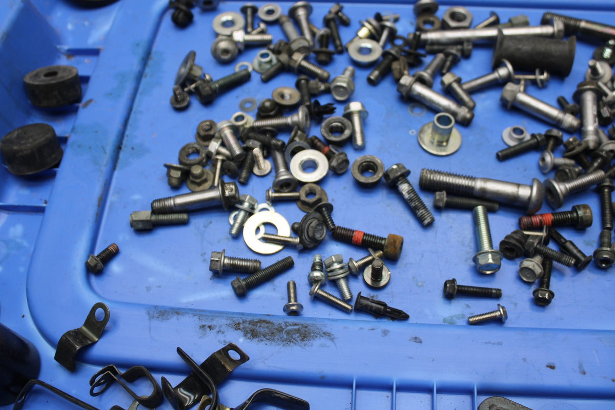 06 KAWASAKI NINJA 650 EX650 BOLTS HARDWARE MOTOR SCREWS BB823