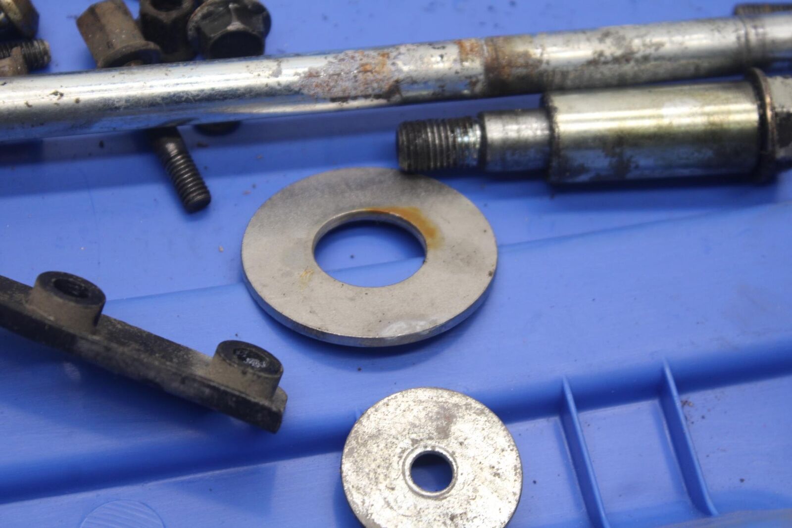 1988 Yamaha FZ600 MISCELLANEOUS BOLTS HARDWARE MOTOR SCREWS BB601