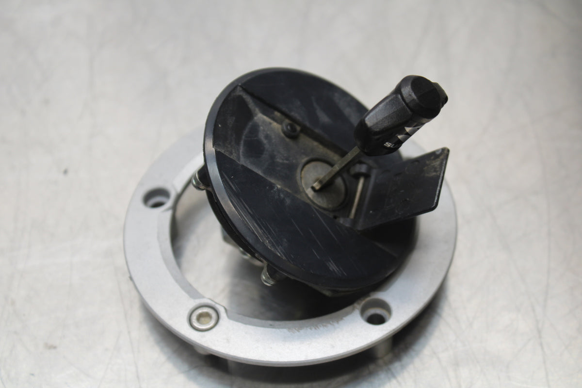 11 SUZUKI GSXR1000 IGNITION LOCK KEY SET W/ GAS CAP AND SEAT LOCK BB142