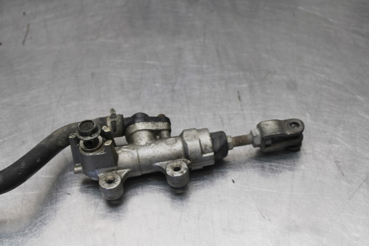 97-00 SUZUKI GSXR600 SRAD REAR BACK BRAKE MASTER CYLINDER W RESERVOIR BB921