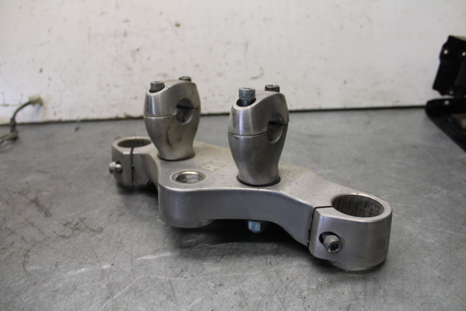 05-09 SUZUKI BOULEVARD C90 FORKS UPPER TRIPLE TREE CLAMP BB692