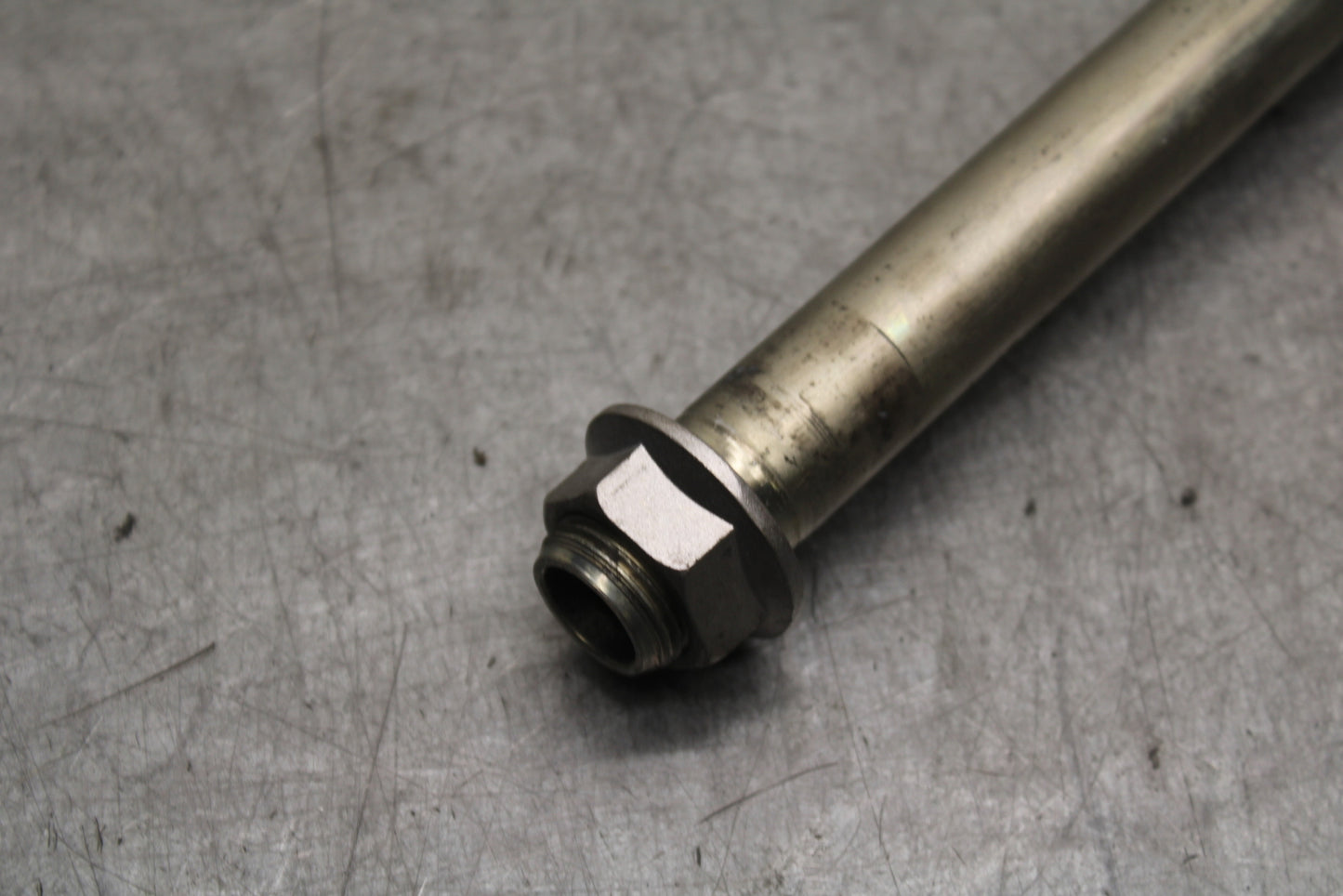 13-18 KAWASAKI NINJA ZX6R REAR BACK SWINGARM BOLT SUSPENSION PIVOT AXLE BB666