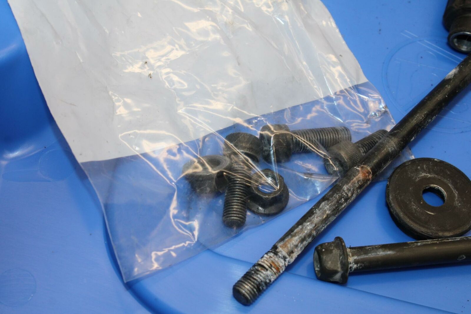 05-08 KAWASAKI VULCAN 1500 VN1500N CLASSIC ENGINE MOUNTING BOLTS HARDWARE BB343